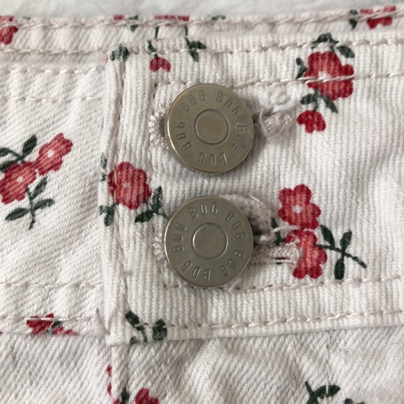 BDG urban outfitters red white floral denim skirt - Picture 3 of 6